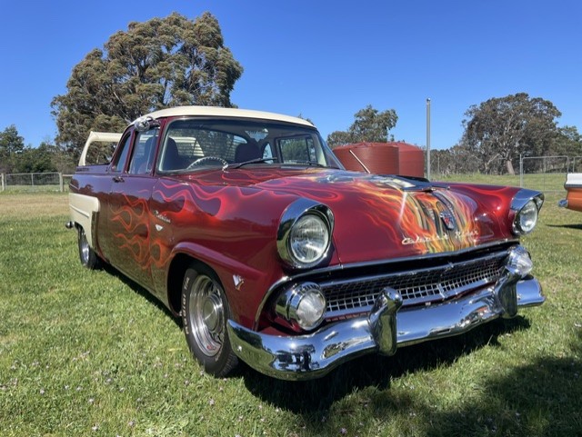 David Hadley an Dianah Galeah's '55 Mainline
